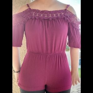 Size: large  color:maroon/red